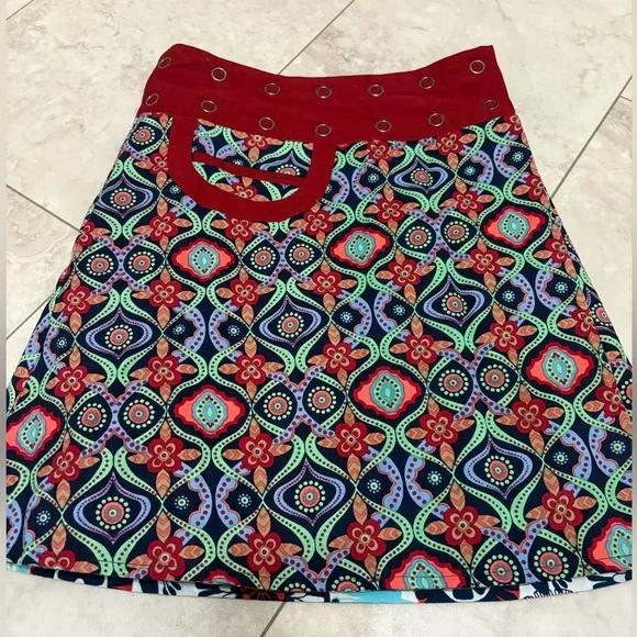 Apsara Women’s Reversible Wrap Skirt one size - Picture 2 of 6